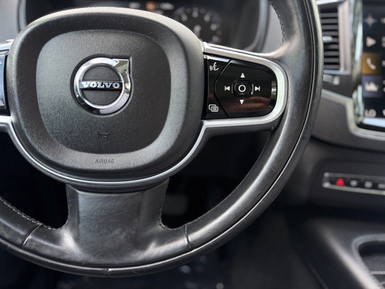 Used 2020 Volvo XC90 T5 Momentum w/ Protection Package FWD image 27