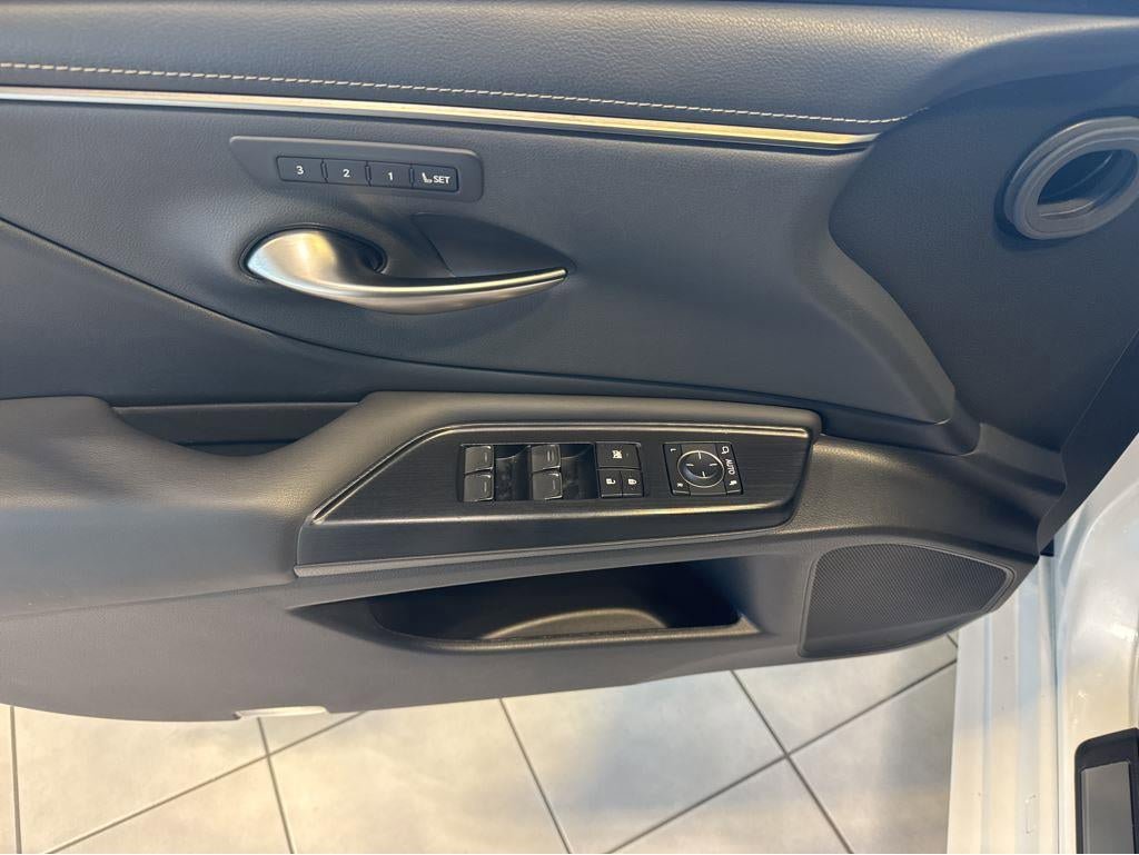 Used 2021 Lexus ES 250 w/ Premium Package AWD/4WD image 16
