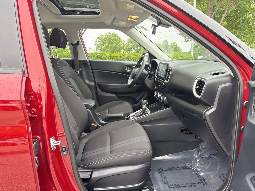Used 2026 Hyundai Venue SEL FWD image 21