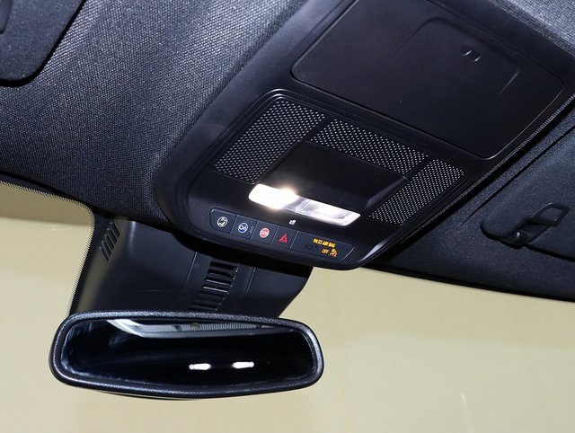 Used 2024 GMC Acadia Elevation image 25