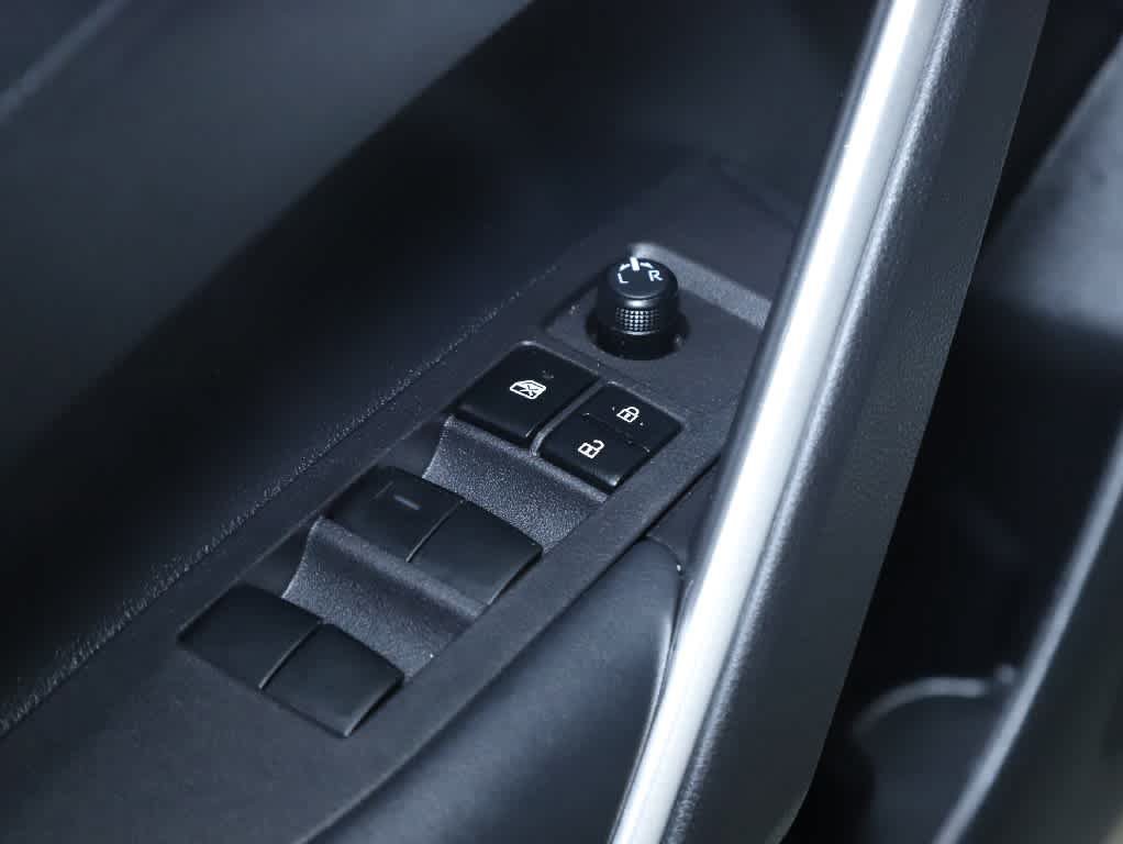 Certified 2024 Toyota Corolla Cross LE FWD image 16