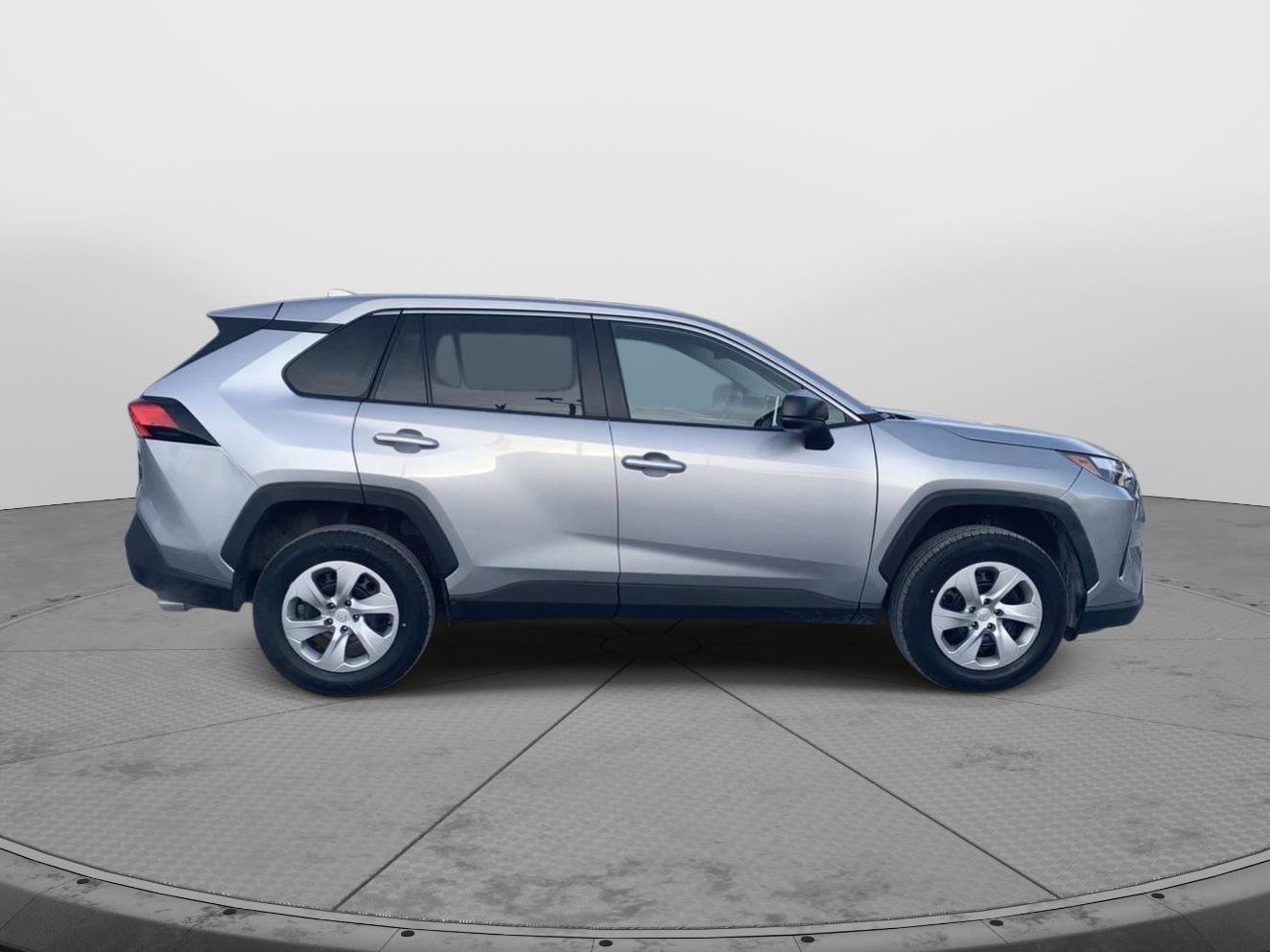 Used 2023 Toyota RAV4 LE video 2