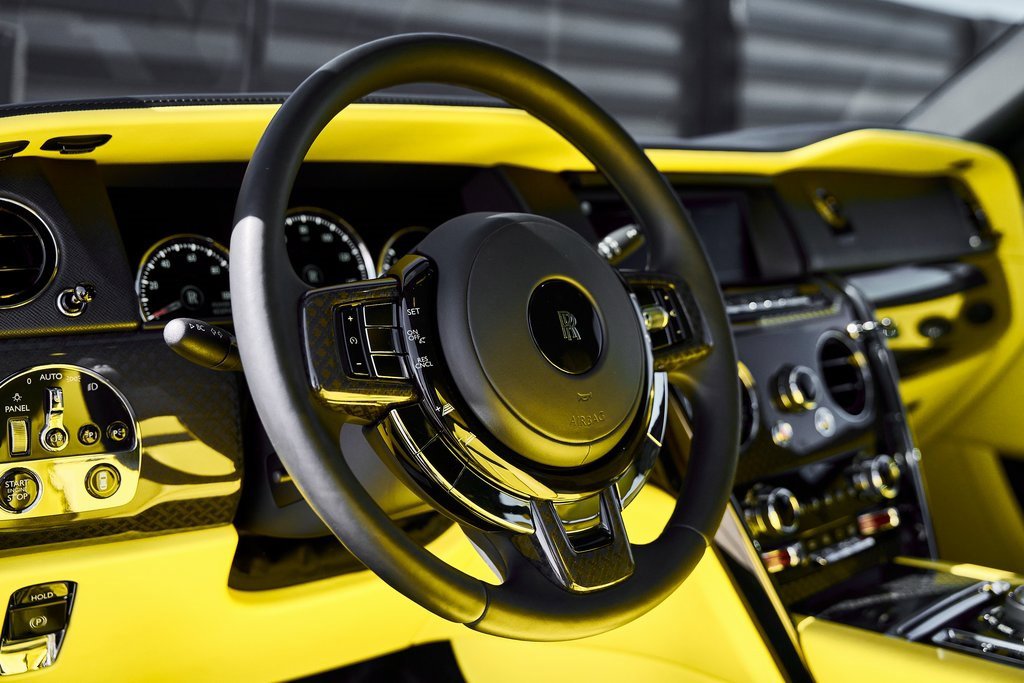 Used 2022 Rolls-Royce Cullinan Black Badge w/ Dark Exterior Package image 43