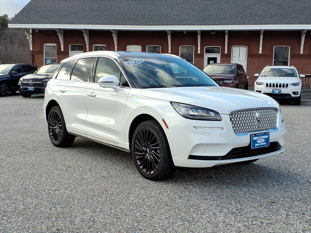 Used 2022 Lincoln Corsair Reserve w/ Equipment Group 201A image 3