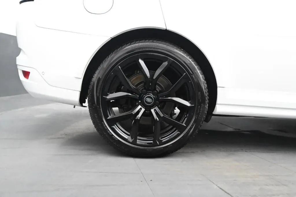 Used 2022 Land Rover Range Rover Sport SVR AWD/4WD image 19