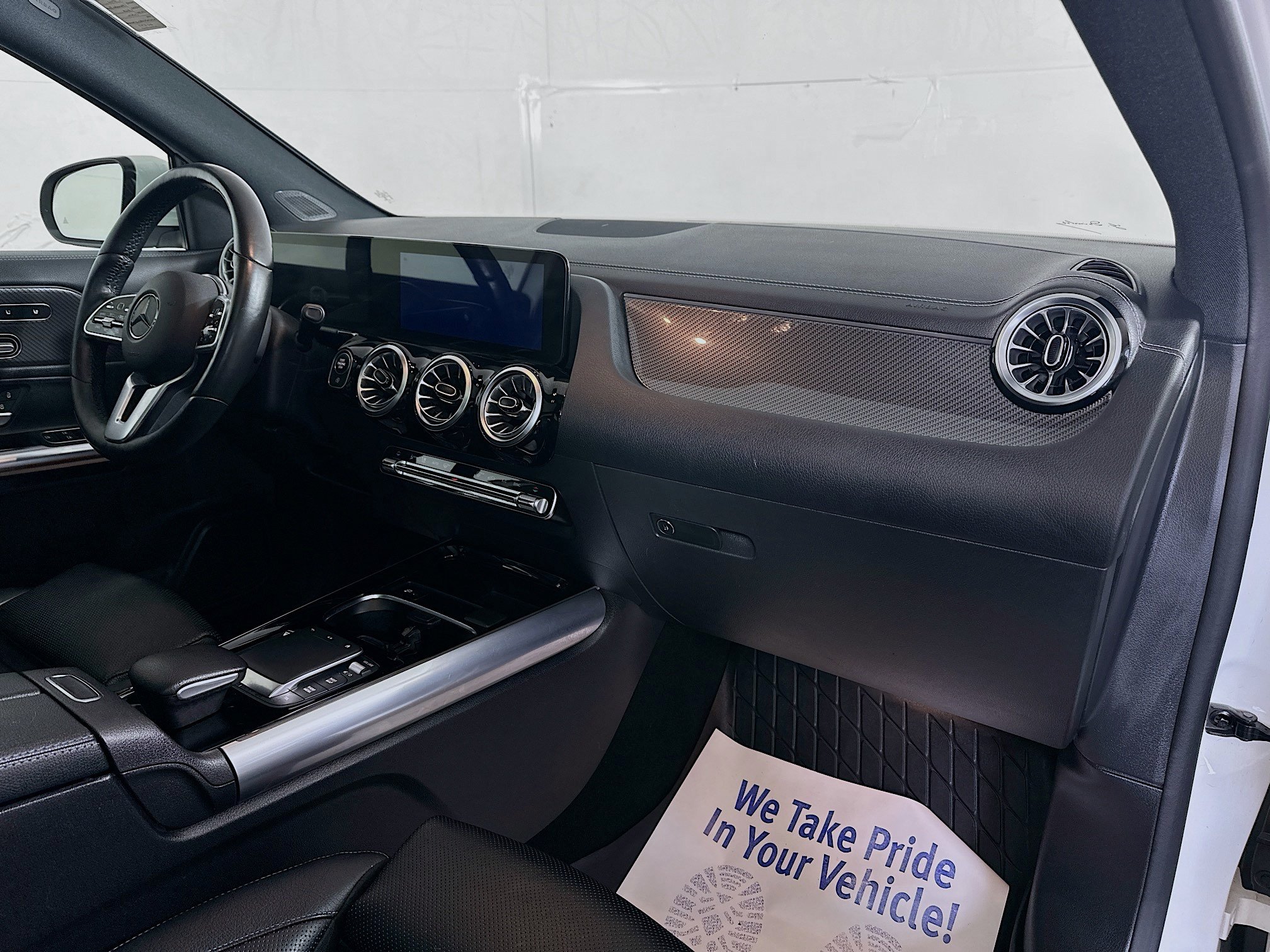 Used 2022 Mercedes-Benz GLA 250 4MATIC image 29