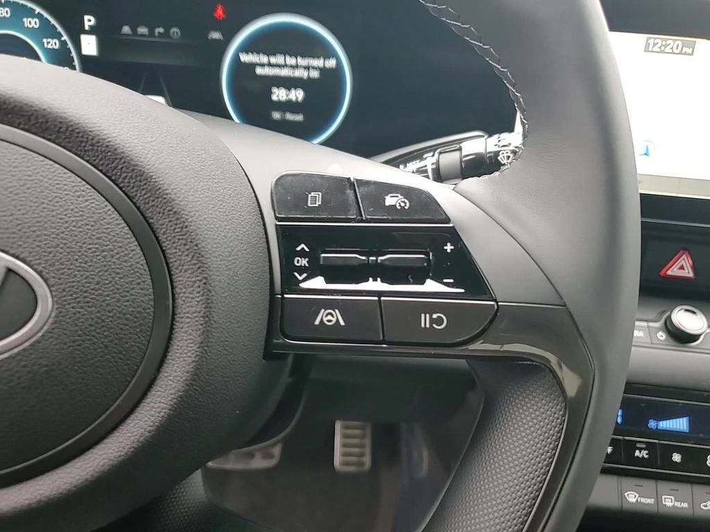 Used 2025 Hyundai Elantra SEL w/ Cargo Package image 18