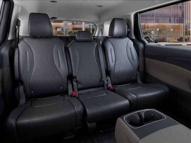 New 2026 Kia Carnival FWD image 16