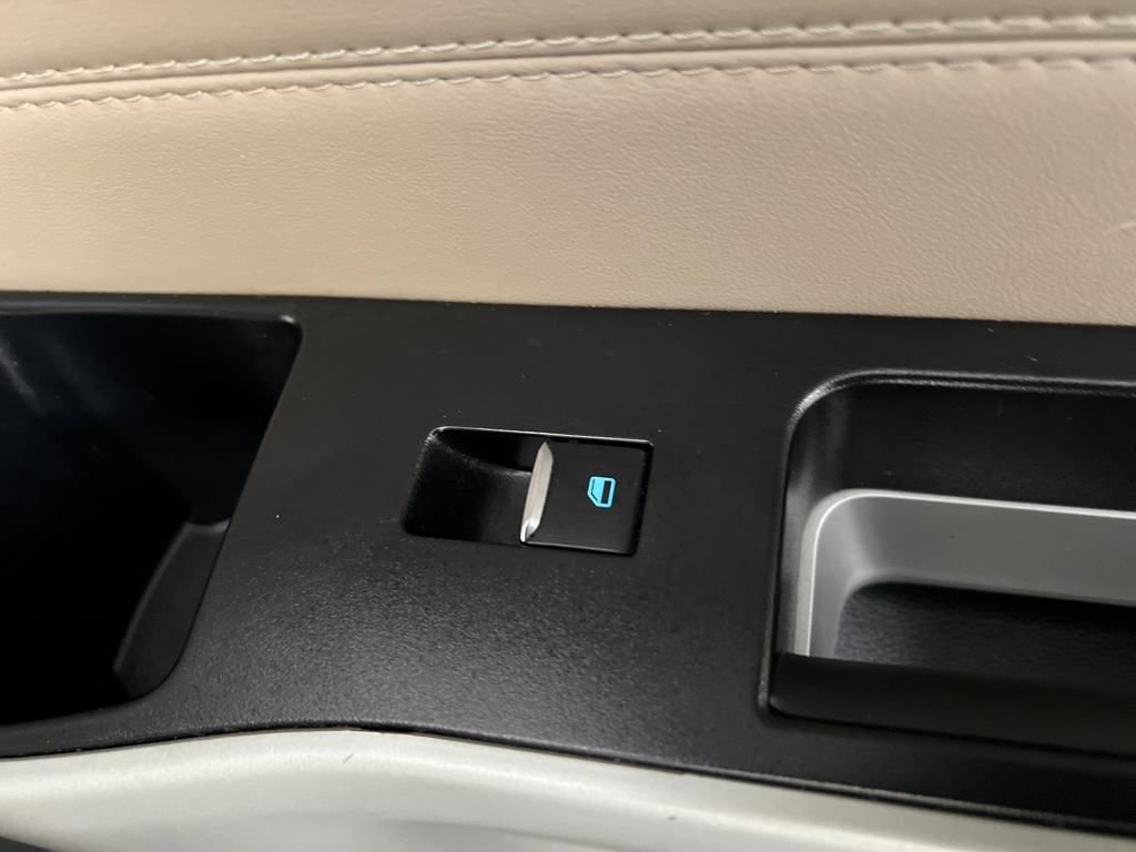 Used 2024 Ford Explorer XLT w/ Equipment Group 202A image 22