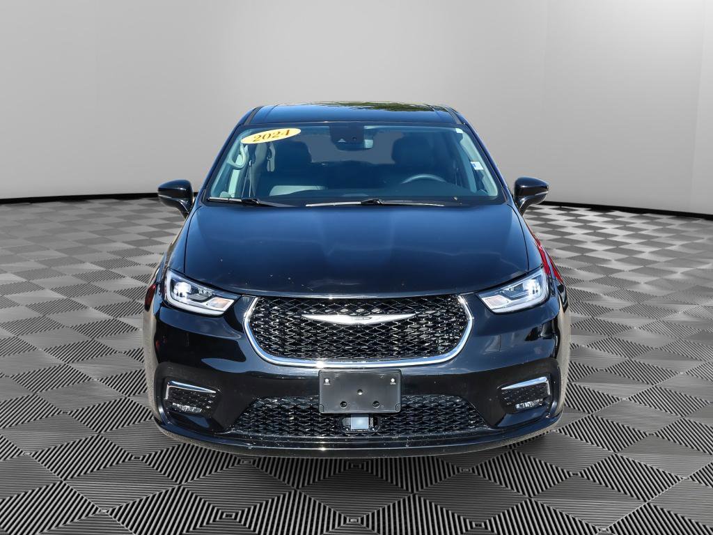 Used 2024 Chrysler Pacifica Touring-L FWD image 10