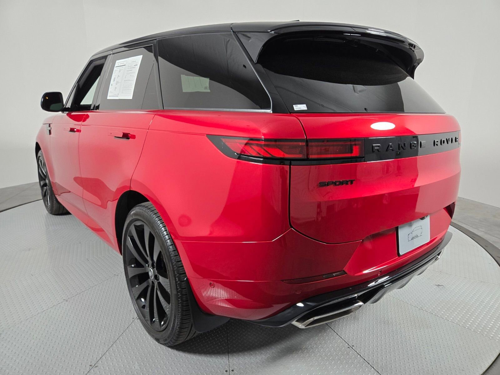 Used 2025 Land Rover Range Rover Sport Dynamic SE image 17