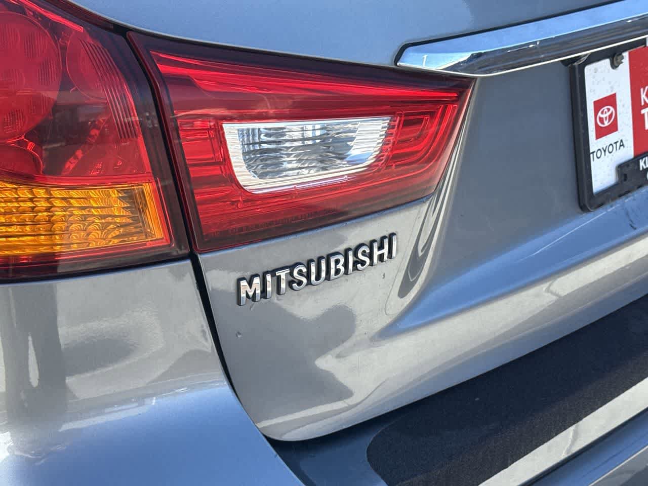 Used 2018 Mitsubishi Outlander Sport SE AWD/4WD image 9