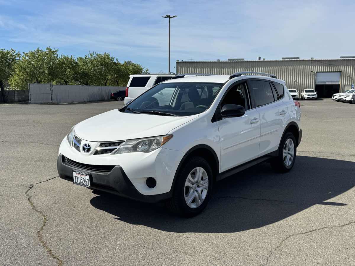 Used 2015 Toyota RAV4 LE image 5
