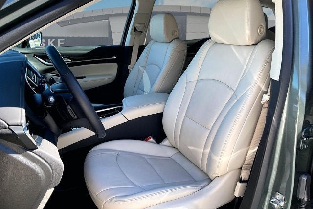 Certified 2024 Buick Enclave Essence w/ Experience Buick Package AWD/4WD image 25