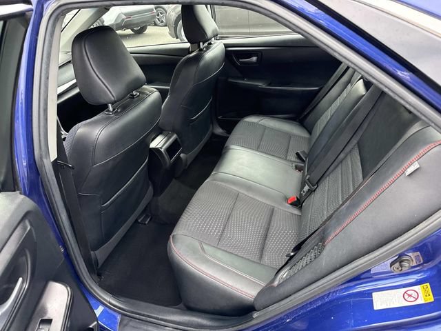 Used 2015 Toyota Camry SE w/ Moonroof Package FWD image 16