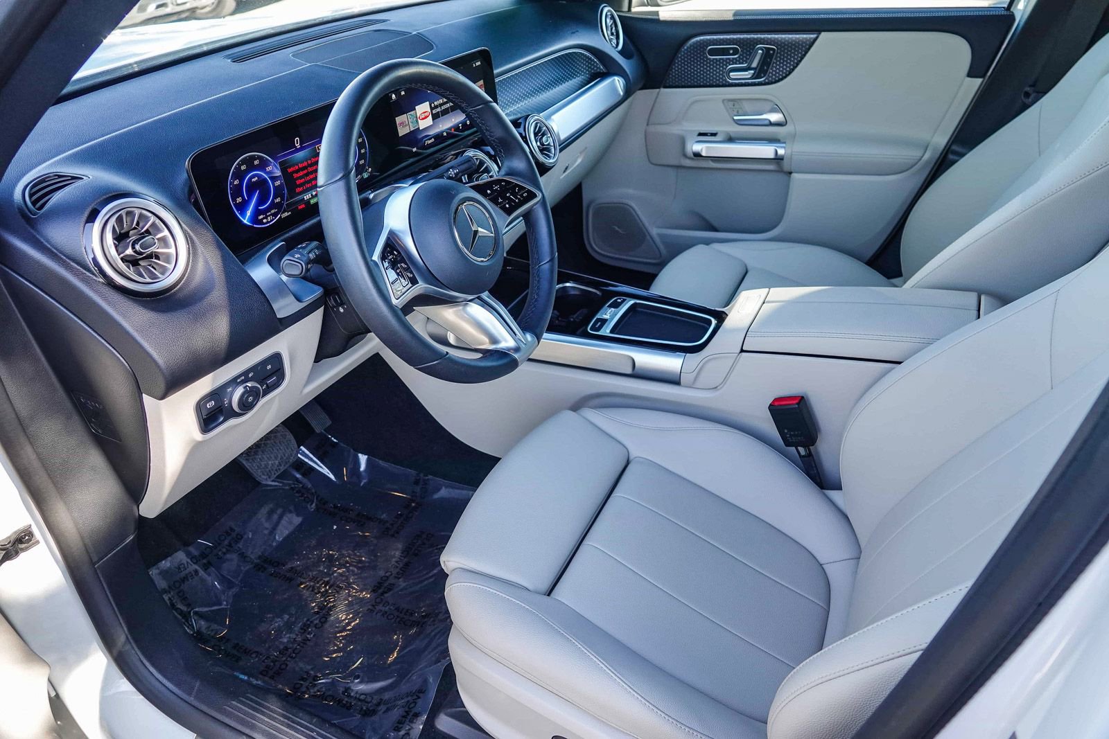 Used 2024 Mercedes-Benz EQB 350 4MATIC SUV image 17