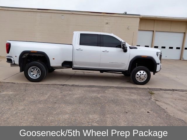 Used 2024 GMC Sierra 3500 Denali Ultimate AWD/4WD image 3