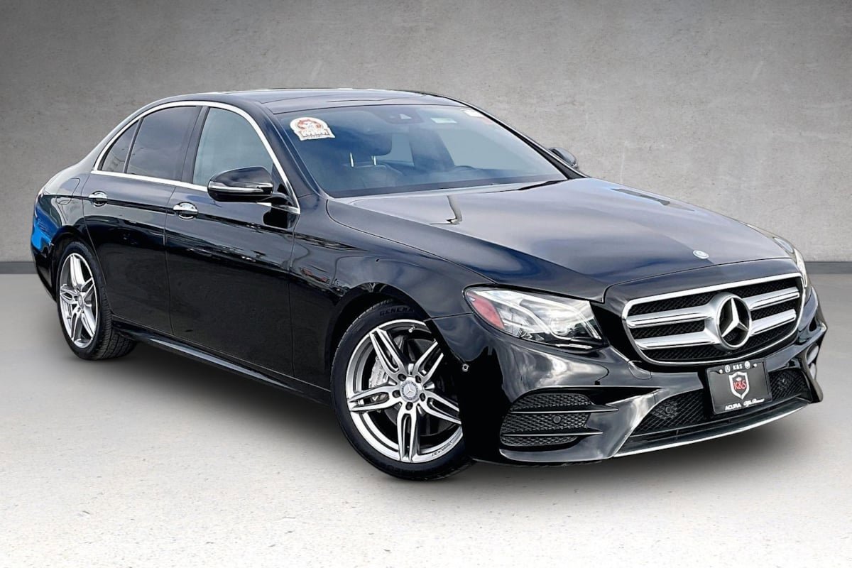 Used 2017 Mercedes-Benz E 300 image 2