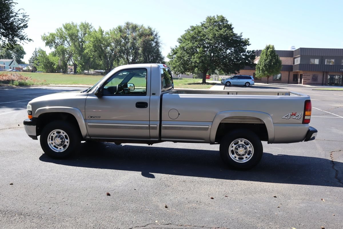 Used 1999 Chevrolet Silverado 2500 LS w/ Firm Ride Suspension Pkg AWD/4WD image 9