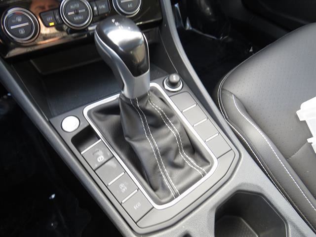 Used 2023 Volkswagen Jetta SE w/ Panoramic Sunroof Package image 15