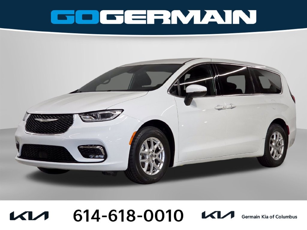 Used 2023 Chrysler Pacifica Touring
