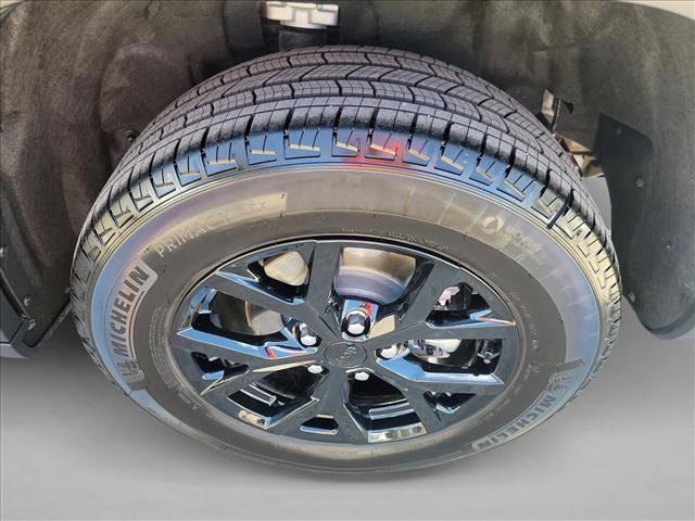 Used 2025 Jeep Grand Cherokee Altitude image 12