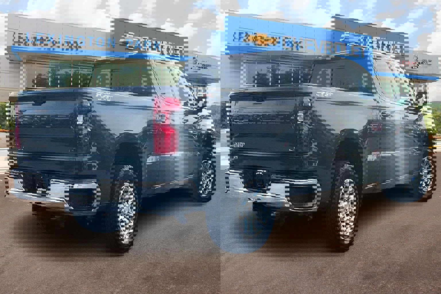 Used 2025 Chevrolet Silverado 1500 LT w/ Leather Package image 13