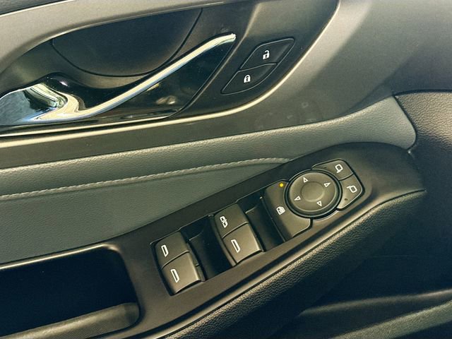 Used 2018 Chevrolet Traverse LT image 18