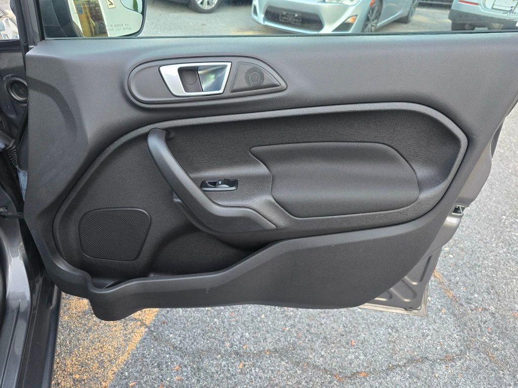 Used 2014 Ford Fiesta SE w/ Equipment Group 201A FWD image 18