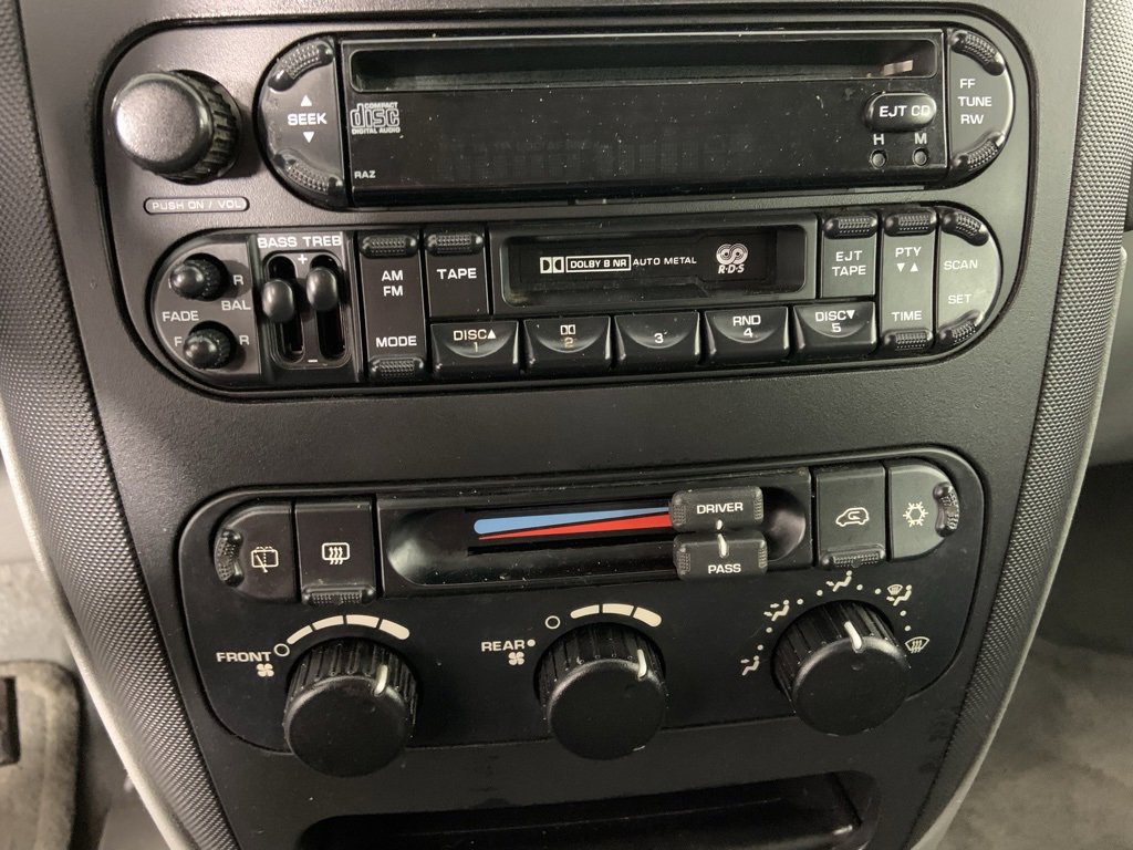 Used 2004 Dodge Grand Caravan SXT image 10