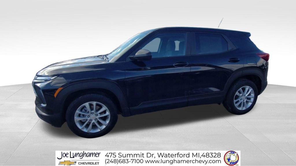 Used 2025 Chevrolet TrailBlazer LS w/ LPO, Blackout Package image 4
