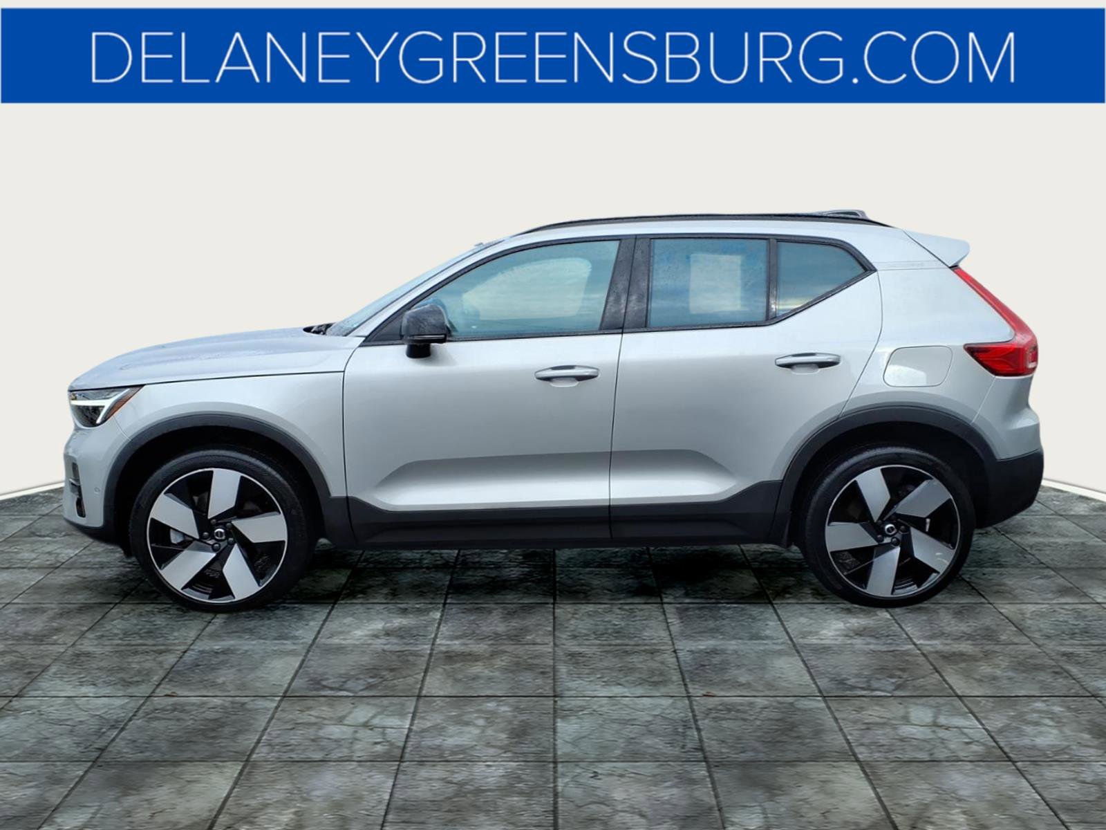 Used 2023 Volvo XC40 Recharge Ultimate image 6