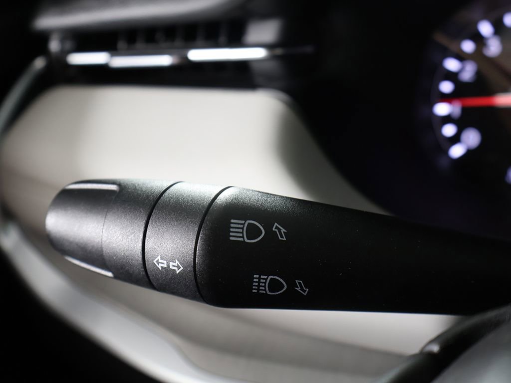 Used 2025 Jeep Compass Limited image 39