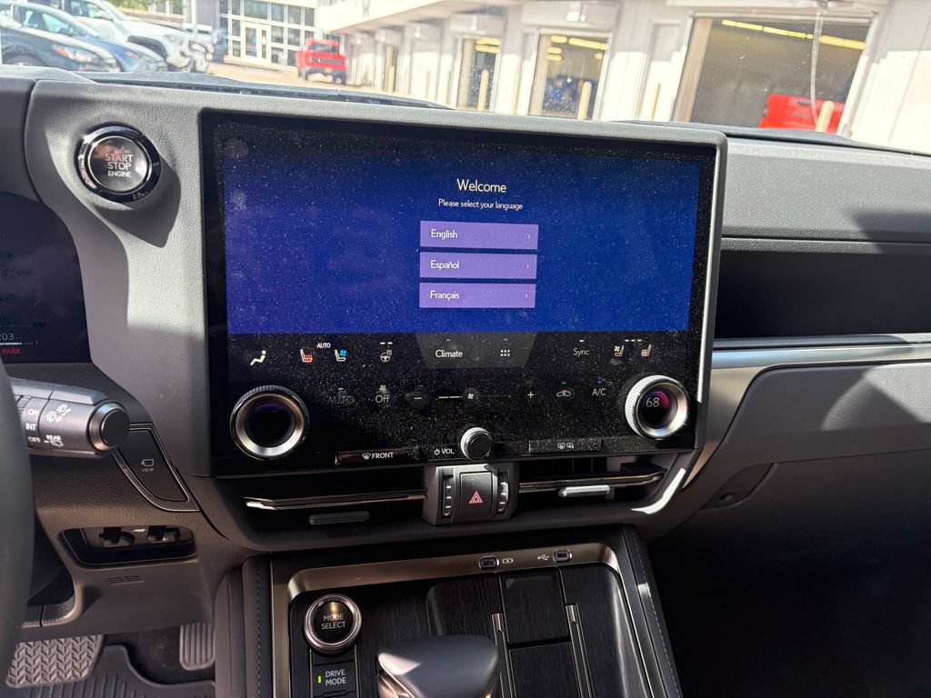 Used 2025 Lexus GX 550 w/ Accessory Package (CT) AWD/4WD image 24