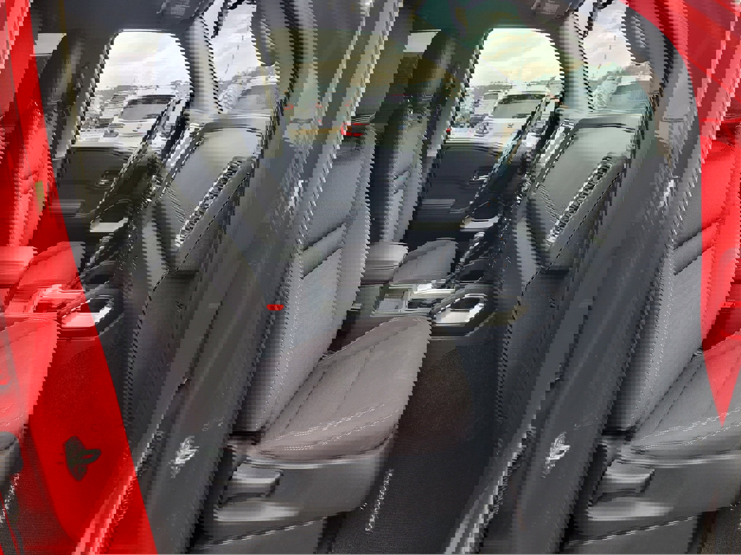 Used 2022 Nissan Frontier SV image 29