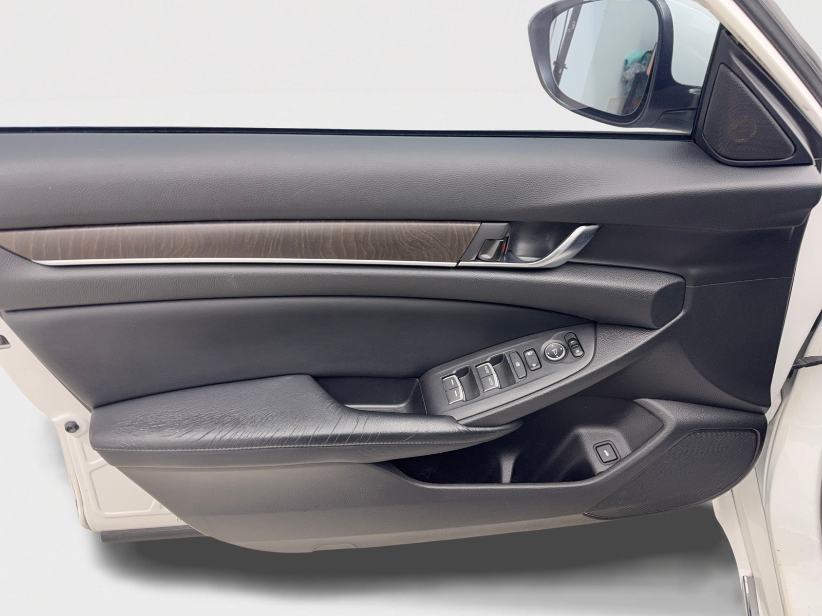 Used 2018 Honda Accord EX image 30