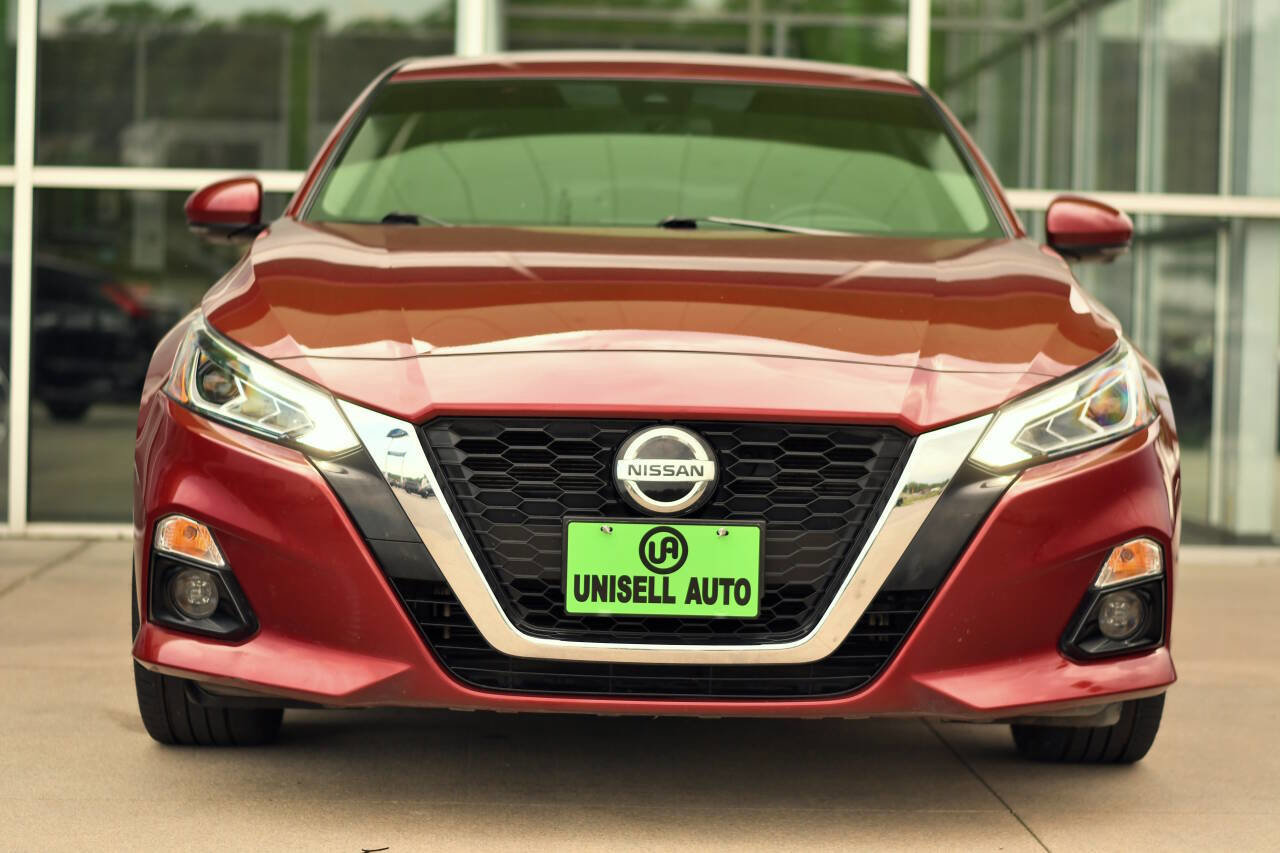 Used 2022 Nissan Altima 2.5 Platinum AWD/4WD image 2