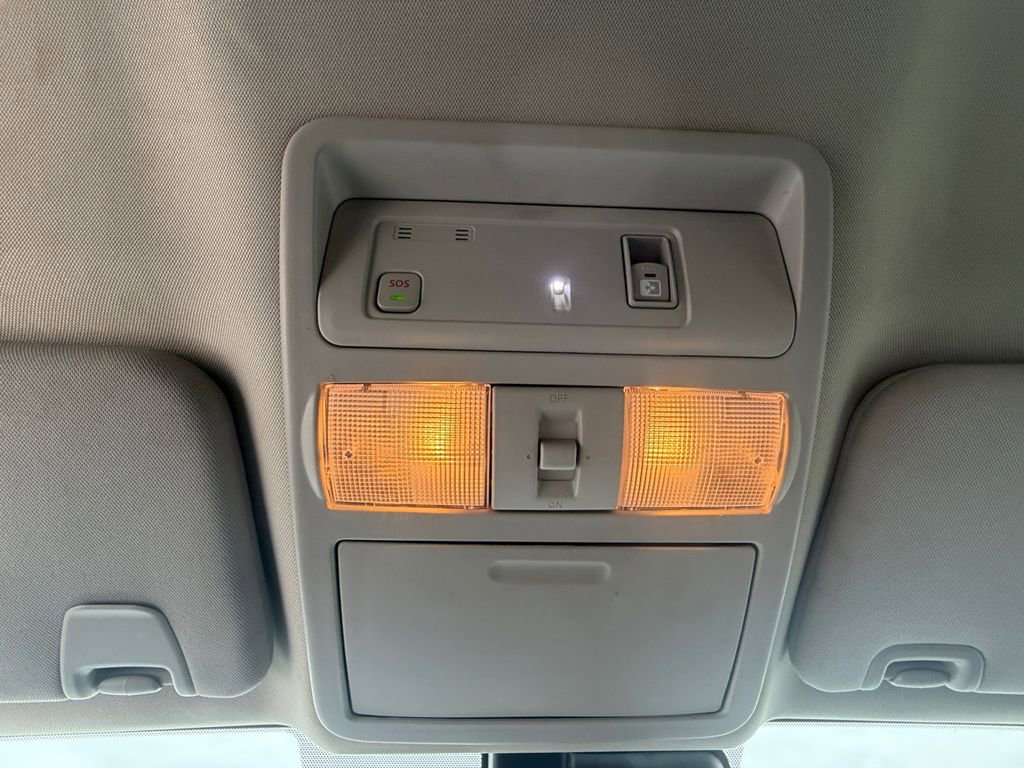 Used 2024 Nissan Titan SV w/ SV Convenience Package image 22