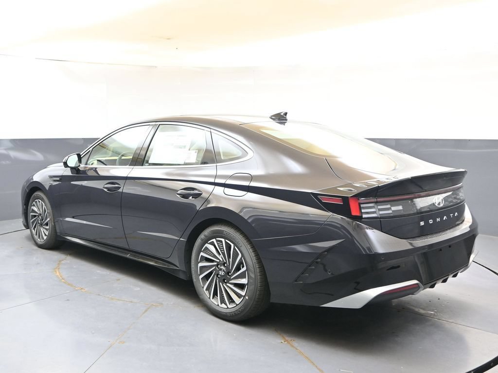 New 2026 Hyundai Sonata Limited FWD image 3