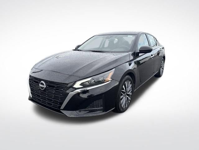 Used 2025 Nissan Altima 2.5 SV