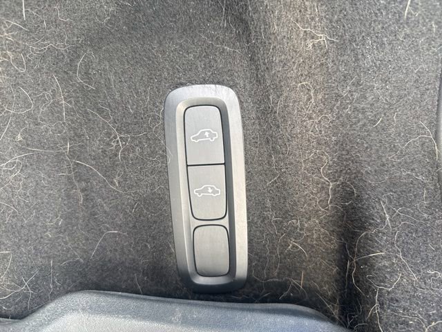 Used 2020 Volvo XC60 T6 R-Design AWD/4WD image 16