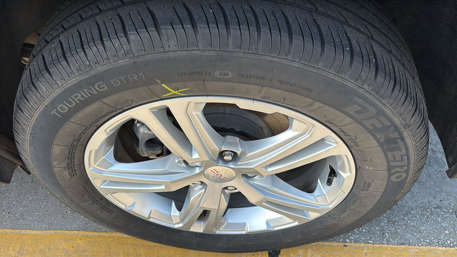 Used 2019 GMC Terrain SLE w/ LPO, Floor Liner Package FWD image 11