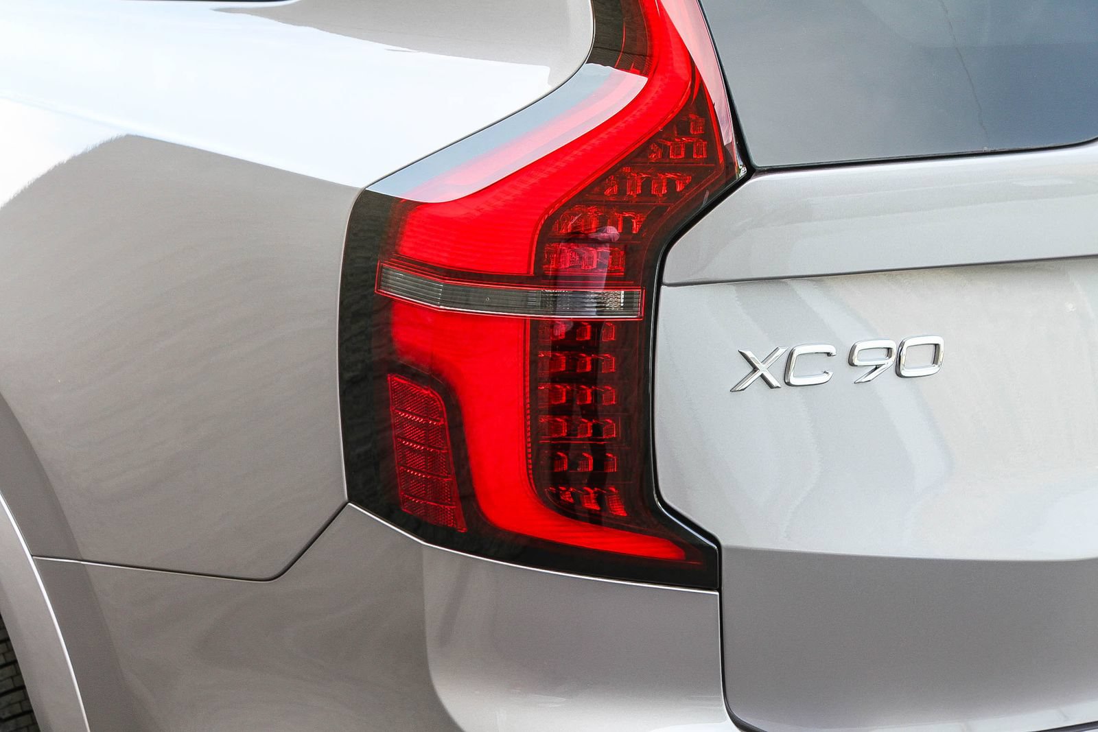 New 2026 Volvo XC90 B6 Plus w/ Protection Package Premier AWD/4WD image 8