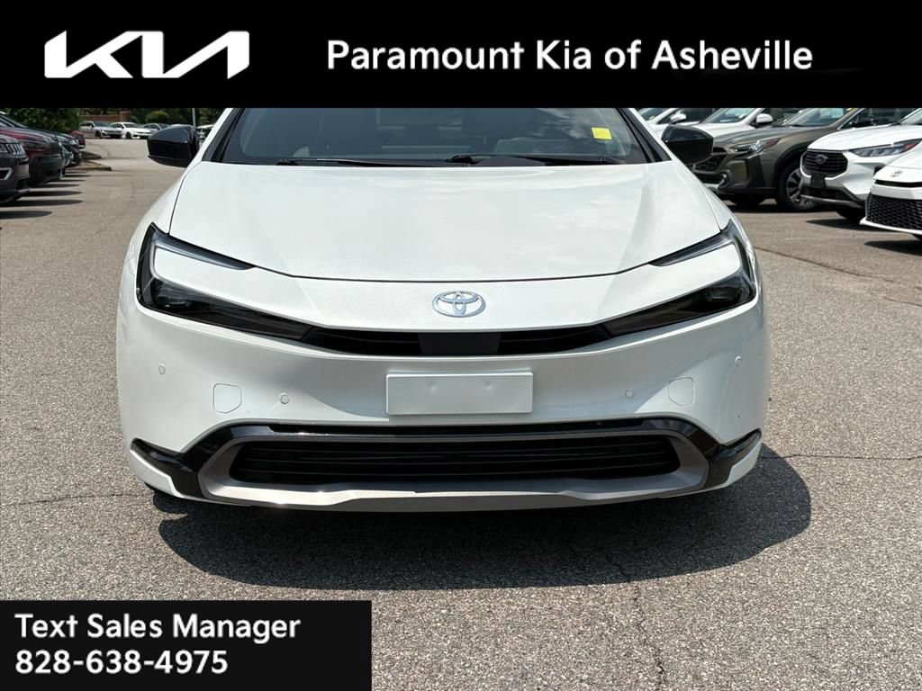 Used 2024 Toyota Prius XLE FWD image 2