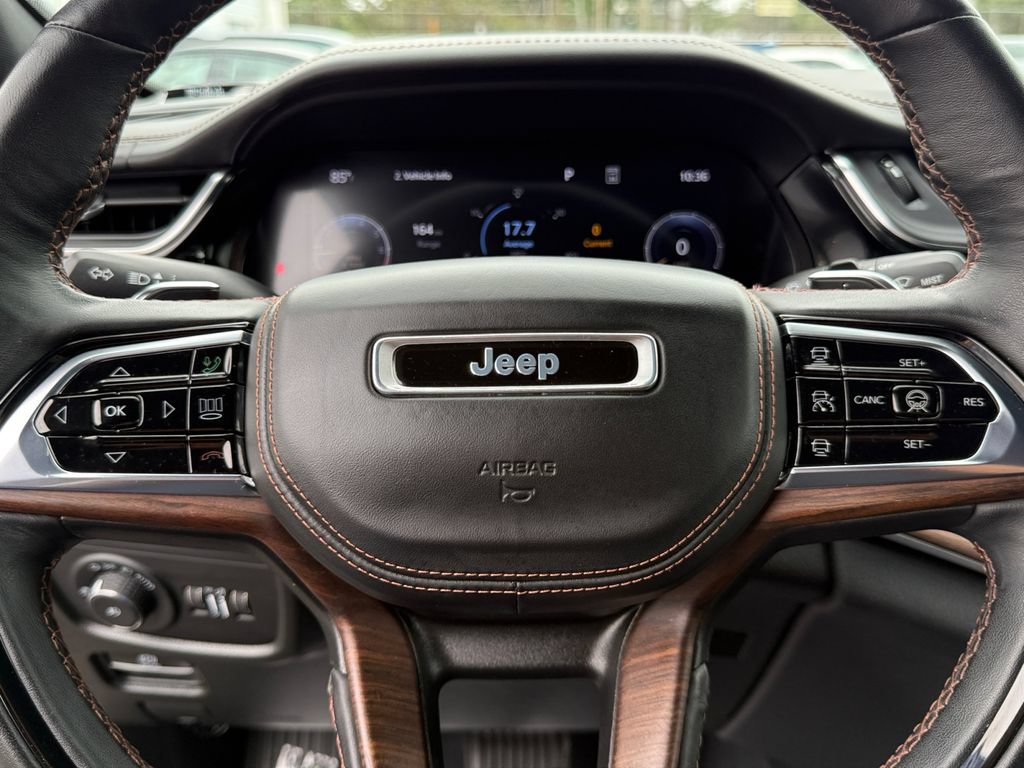 Used 2023 Jeep Grand Cherokee Summit w/ Adv Protech Group IV AWD/4WD image 23
