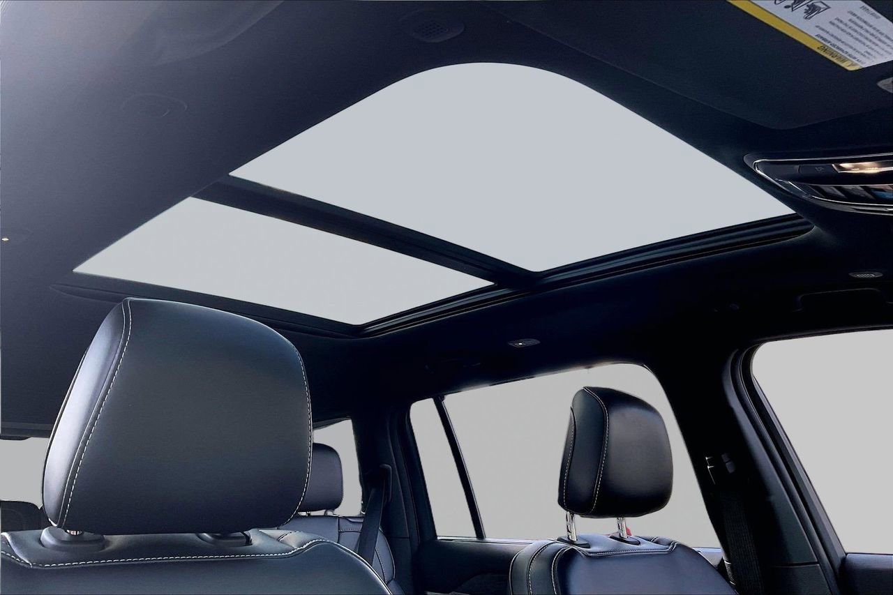 Certified 2025 Jeep Grand Cherokee L Limited w/ Luxury Tech Group II image 17