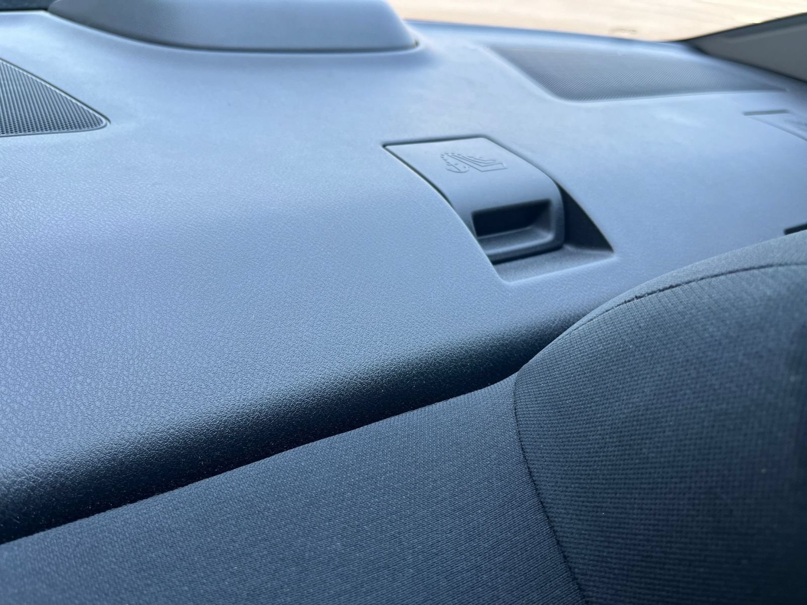 Used 2025 Nissan Sentra SV FWD image 33