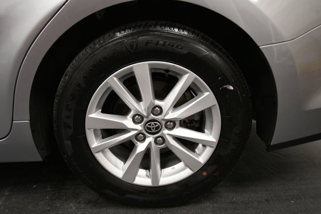 Certified 2025 Toyota Camry LE image 30