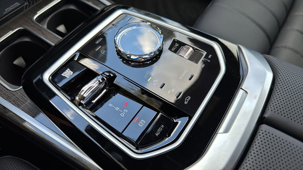 New 2026 BMW 760i xDrive image 23