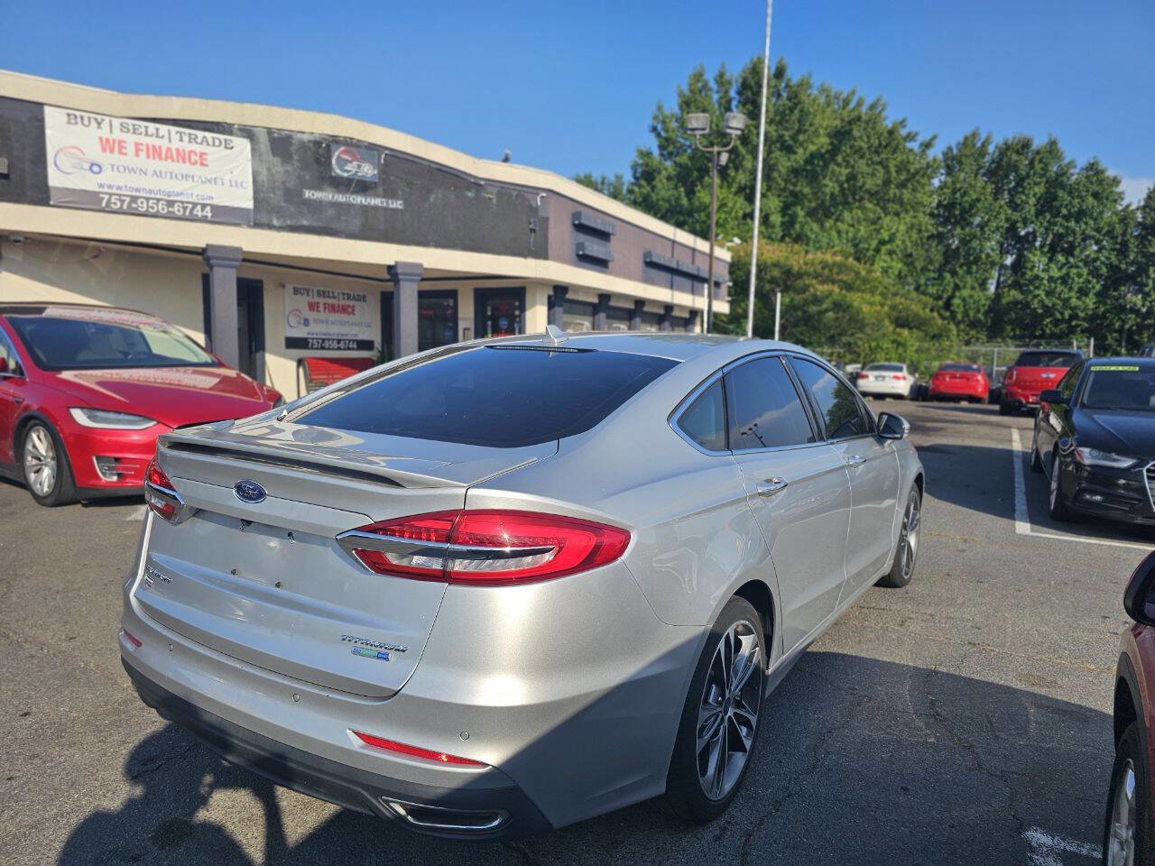 Used 2019 Ford Fusion Titanium image 3